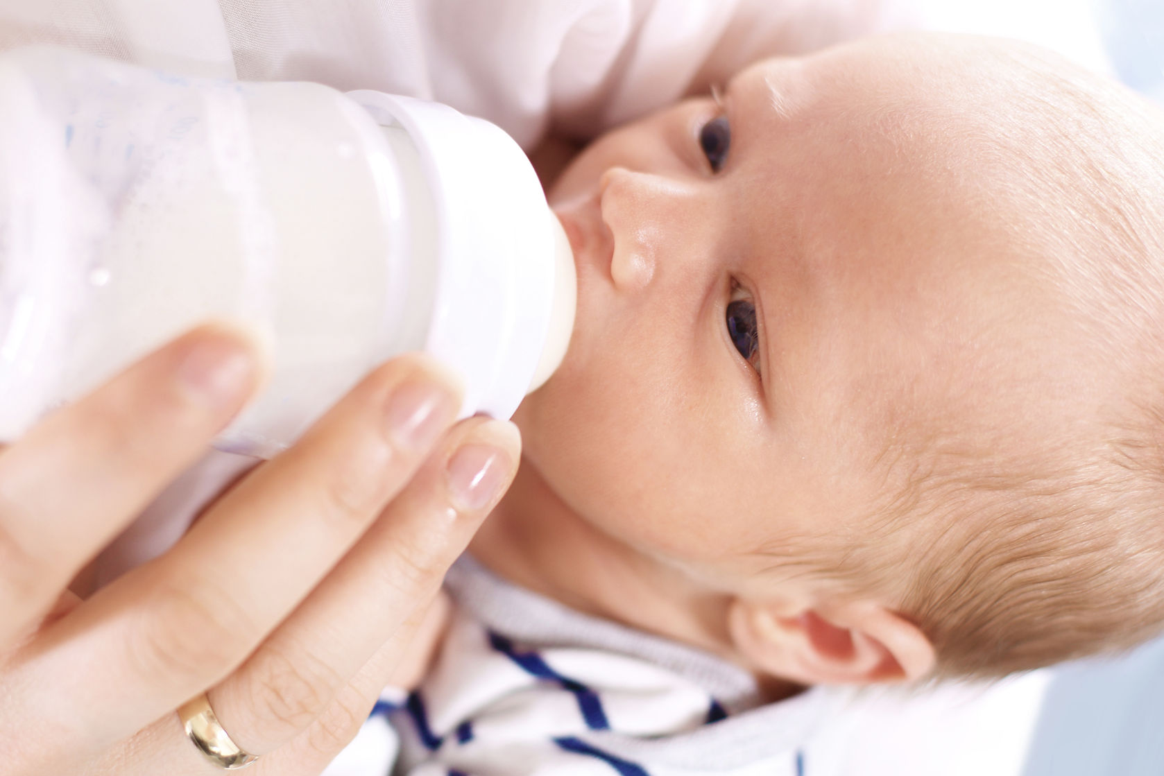 Es segura la leche de fórmula para bebé hecha en casa? 
