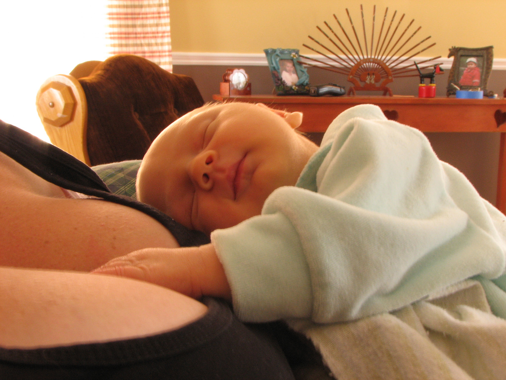 Hasta cuándo deben dormir los bebés con sus padres?